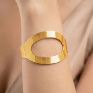 Bracelet Anti-Tarnish Oval Cutout Cuff (Adjustable Size)